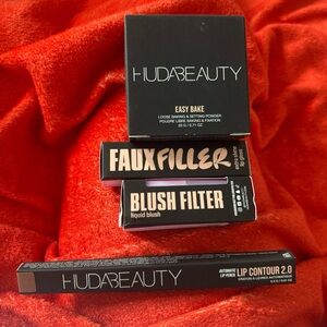 HUDA BEAUTY Easy Bake Setting Powder and Lip Contour Set